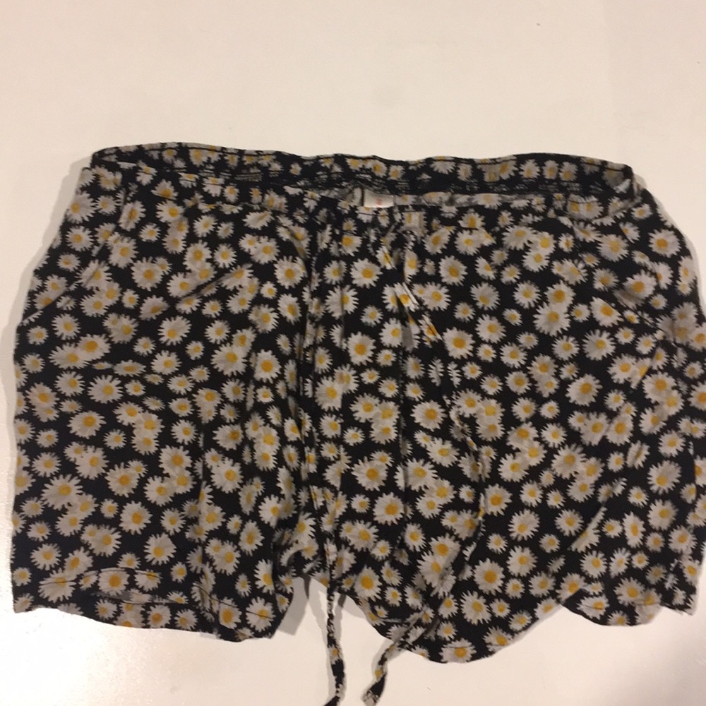 Flower pattern shorts